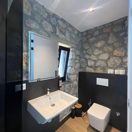 Rustico Casa de Campo Shirokë