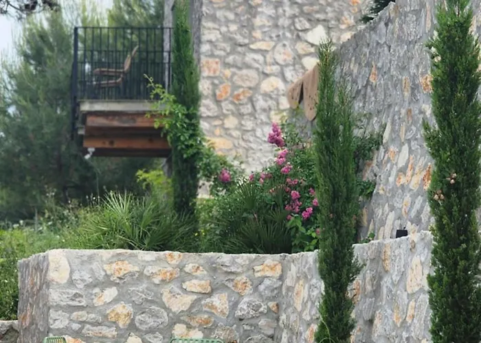 Casa de Campo Rustico Shirokë